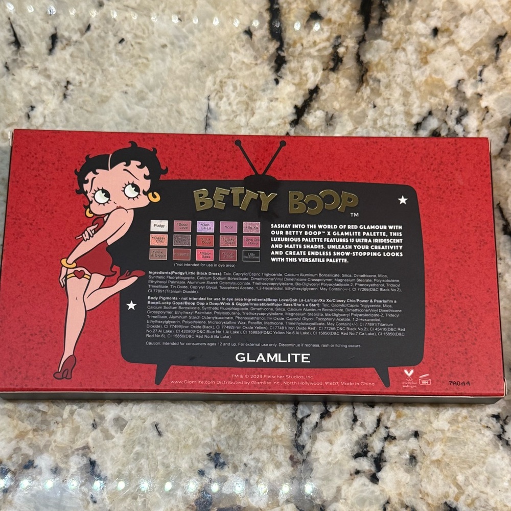 NWT Betty Boop x Glamlite 15 Eyeshadow Holographic Palette - Picture 12 of 14